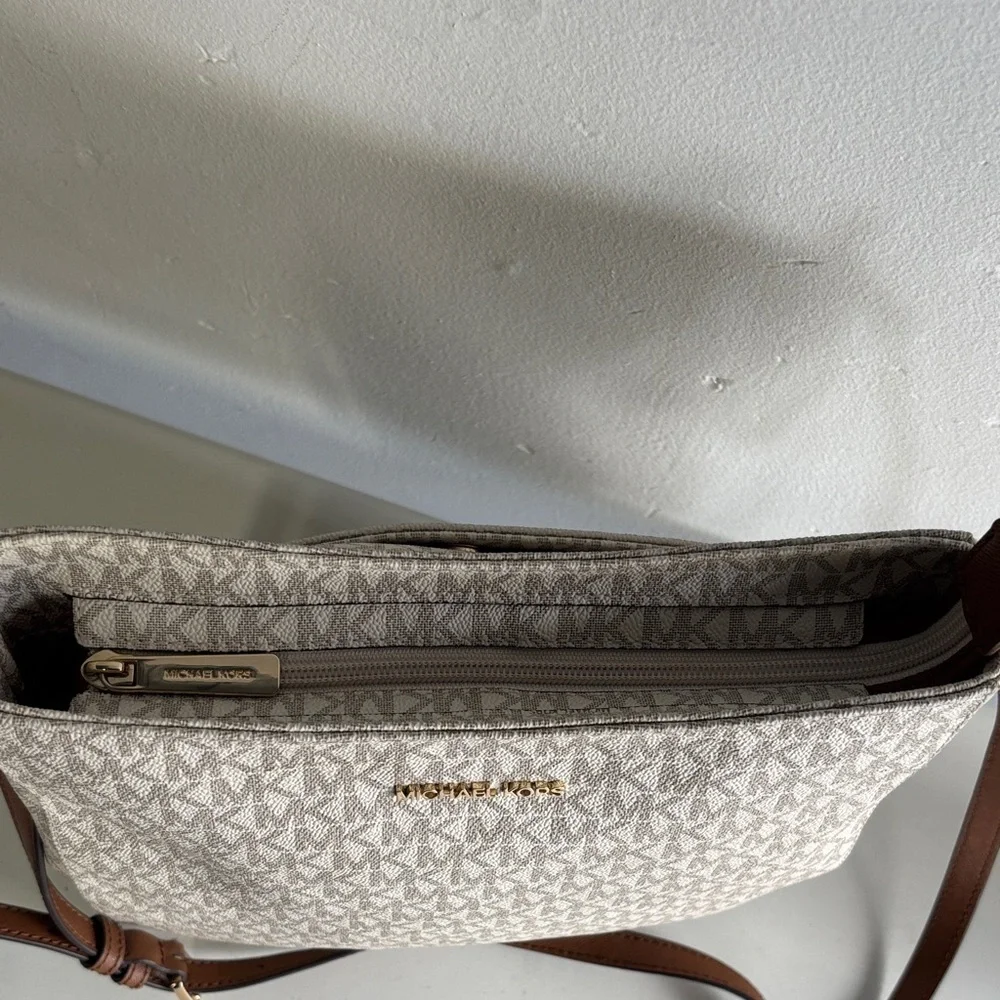 Jet Set Travel Large Logo Messenger Bag